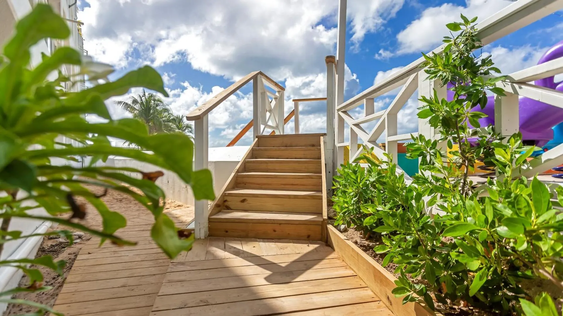 Maho Beach House location
