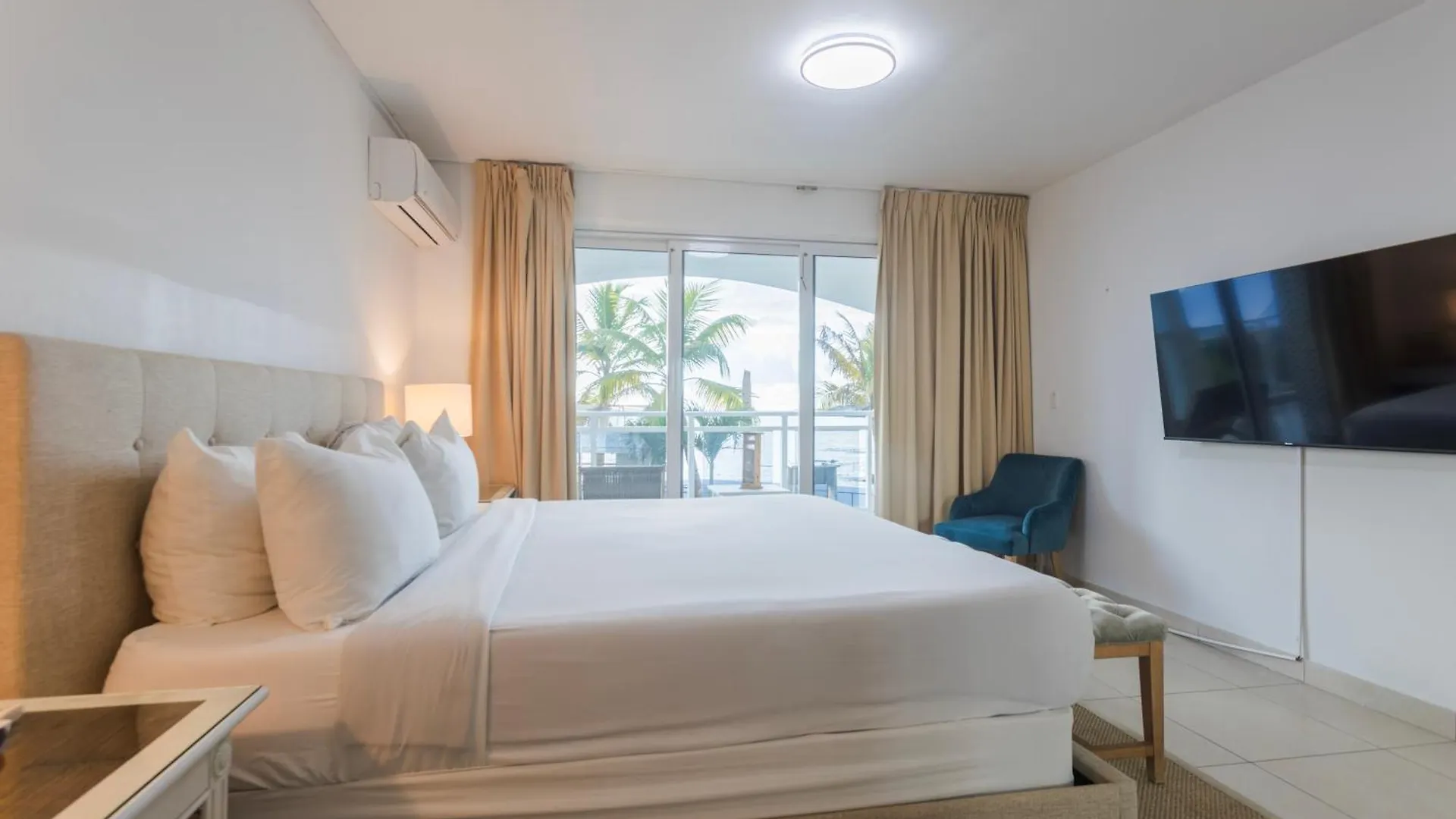Maho Beach House 0*,  法屬聖馬丁/荷屬聖馬丁